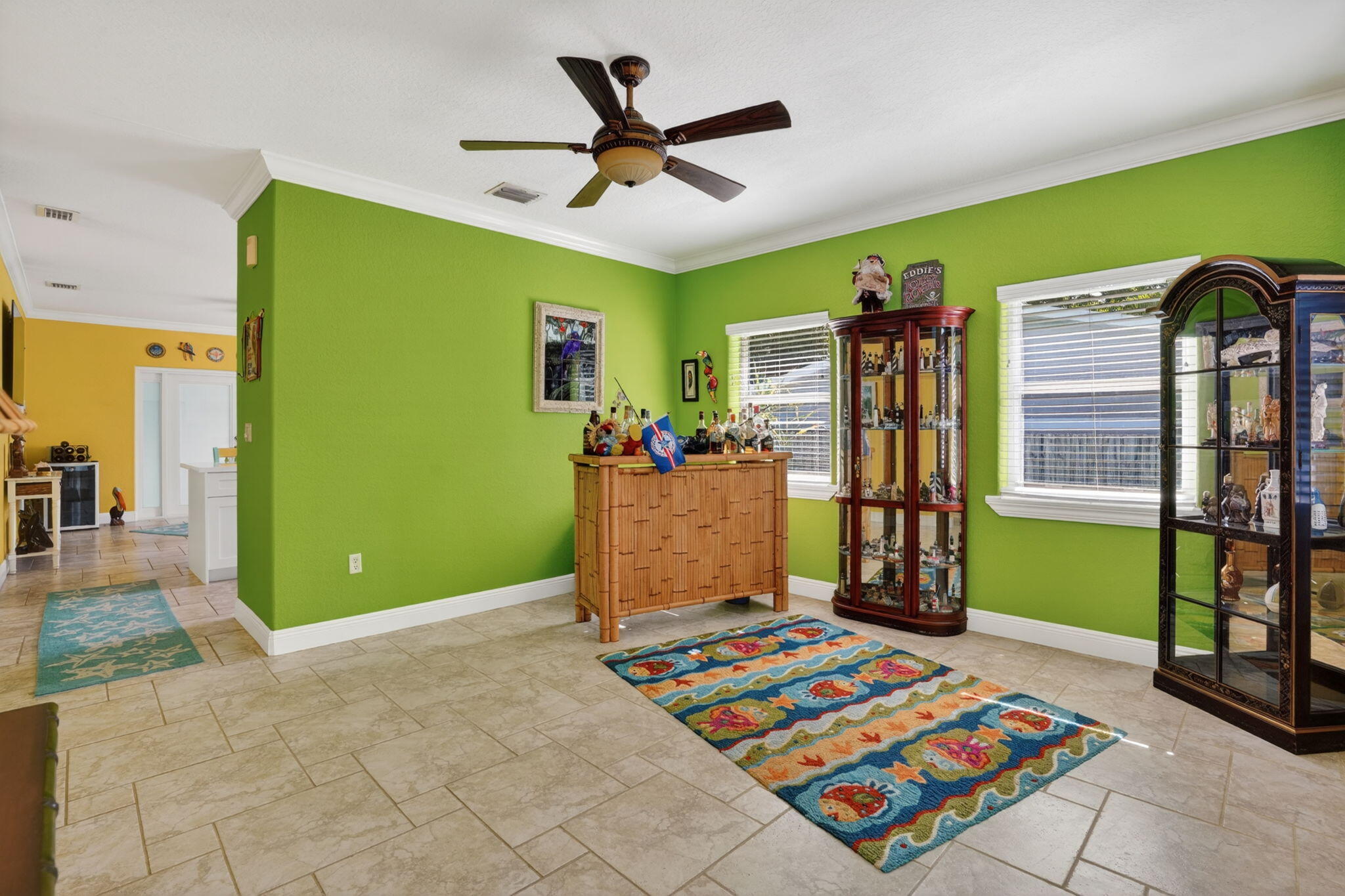 32 Andros Road Key Largo, FL 33037 - Photo 6 of 45 Living room from front door