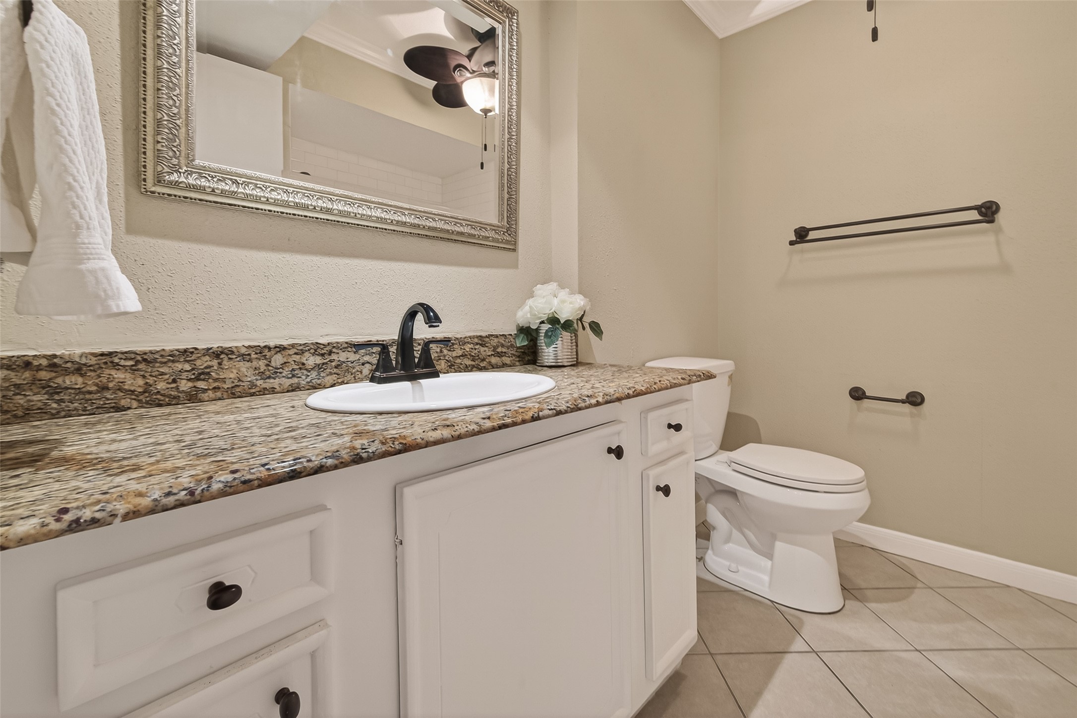 11550 Chimney Rock Road, Unit 330 Houston, TX 77035 - Photo 21 of 30 Bathroom on second floor.
