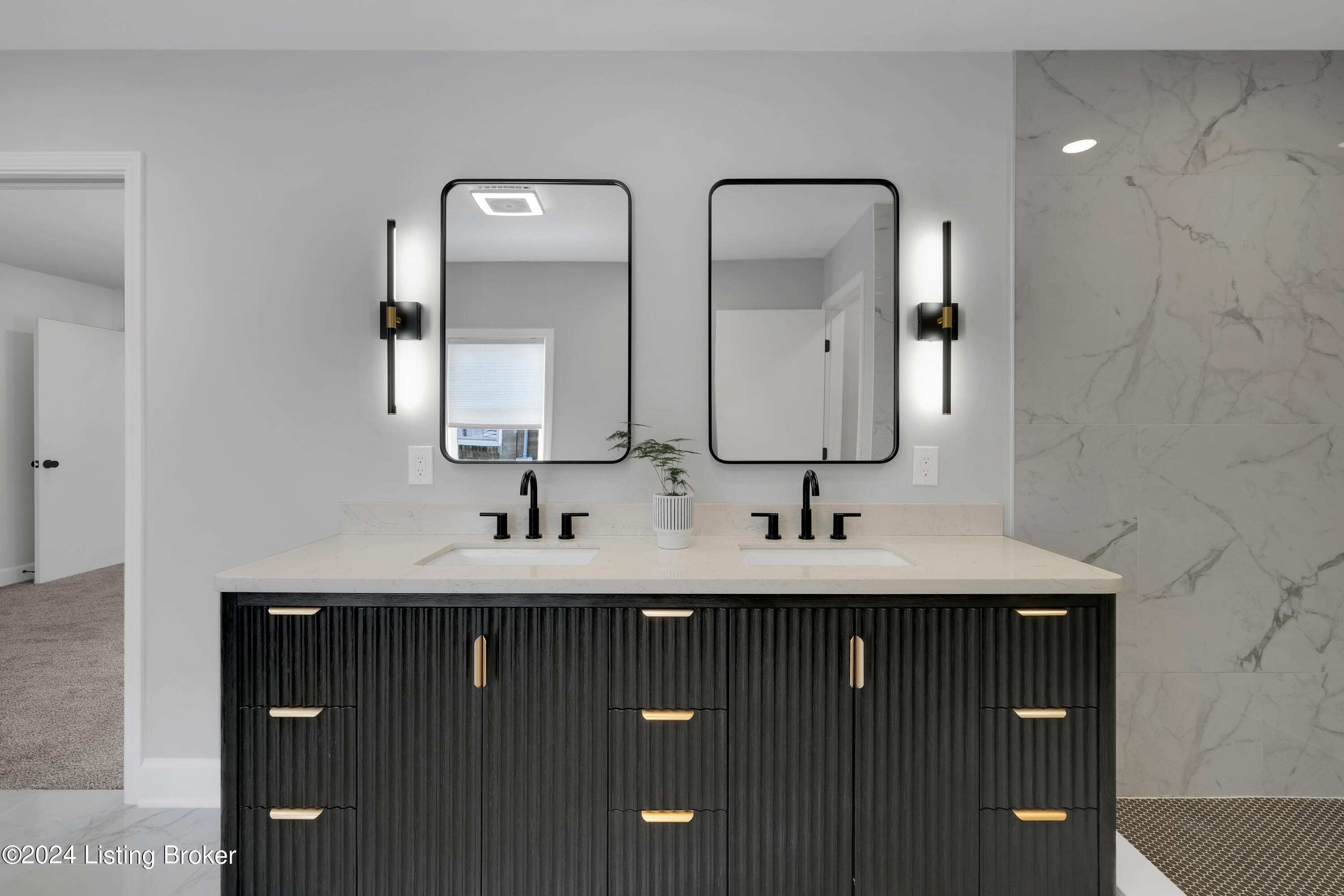 121 Ridgeway Avenue Louisville, KY 40207 - Photo 16 of 46 84" double vanity