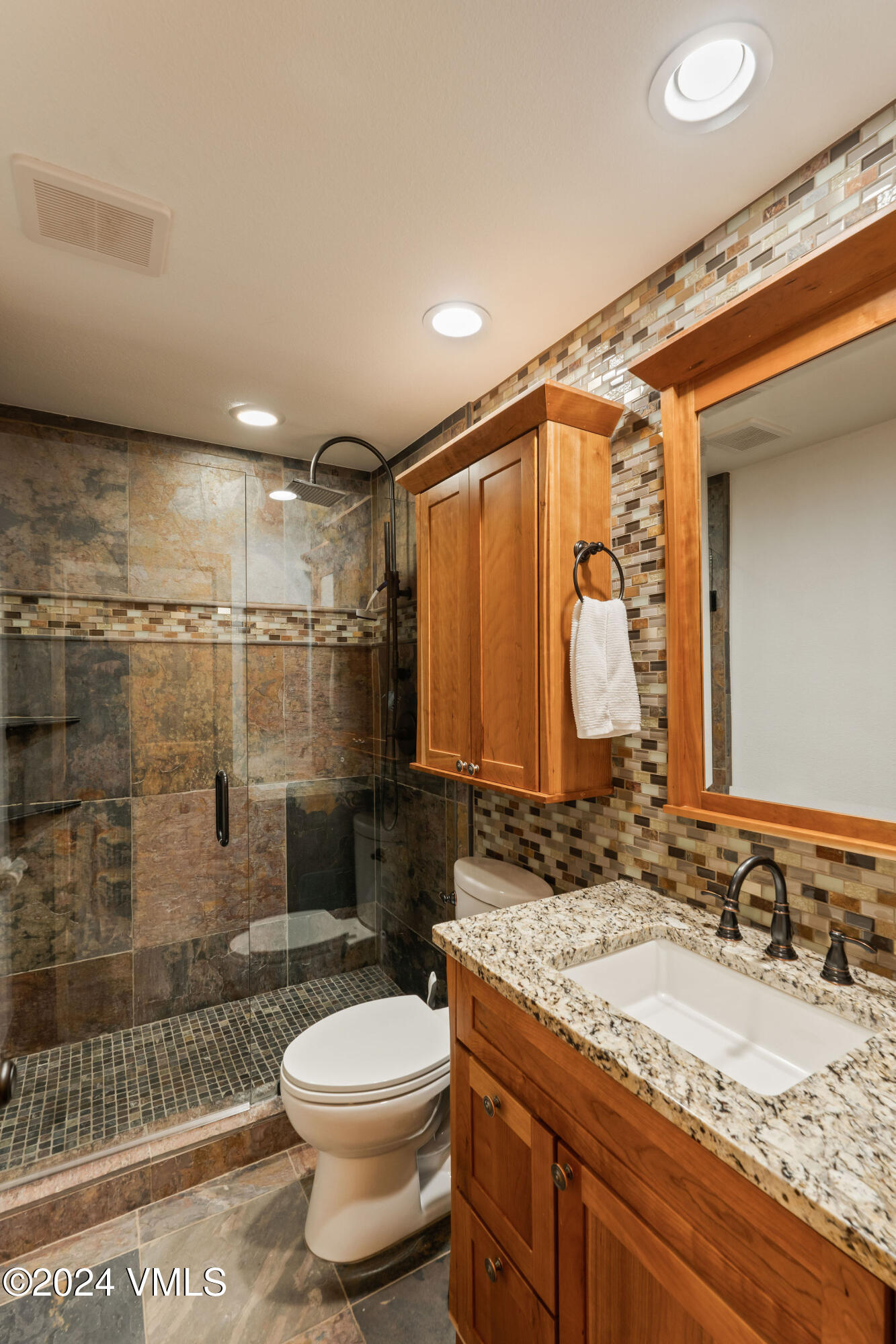 137 Benchmark Road, Unit 219 Avon, CO 81620 - Photo 6 of 20 UL_20241107_27