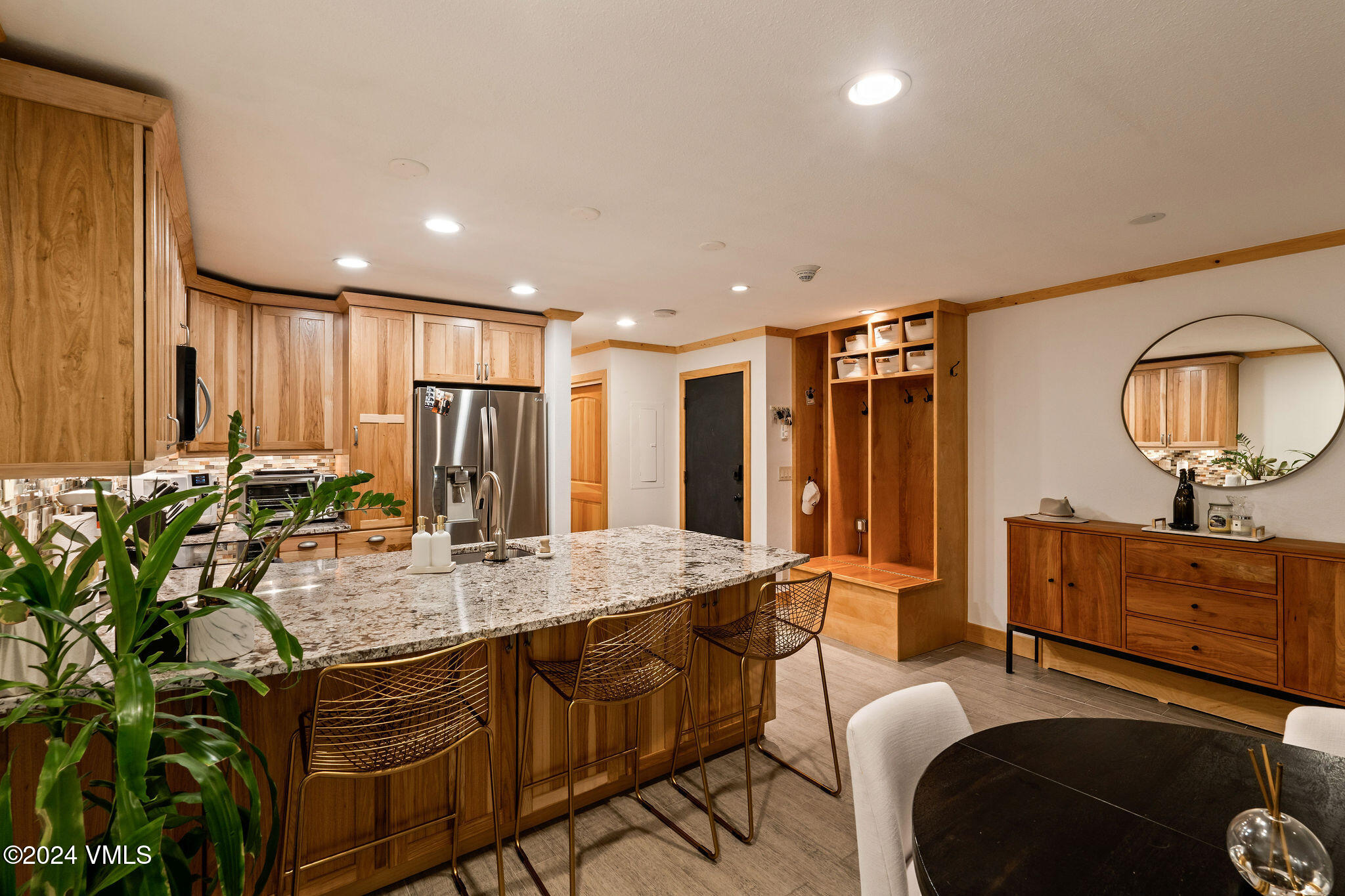 137 Benchmark Road, Unit 219 Avon, CO 81620 - Photo 8 of 20 UL_20241107_19