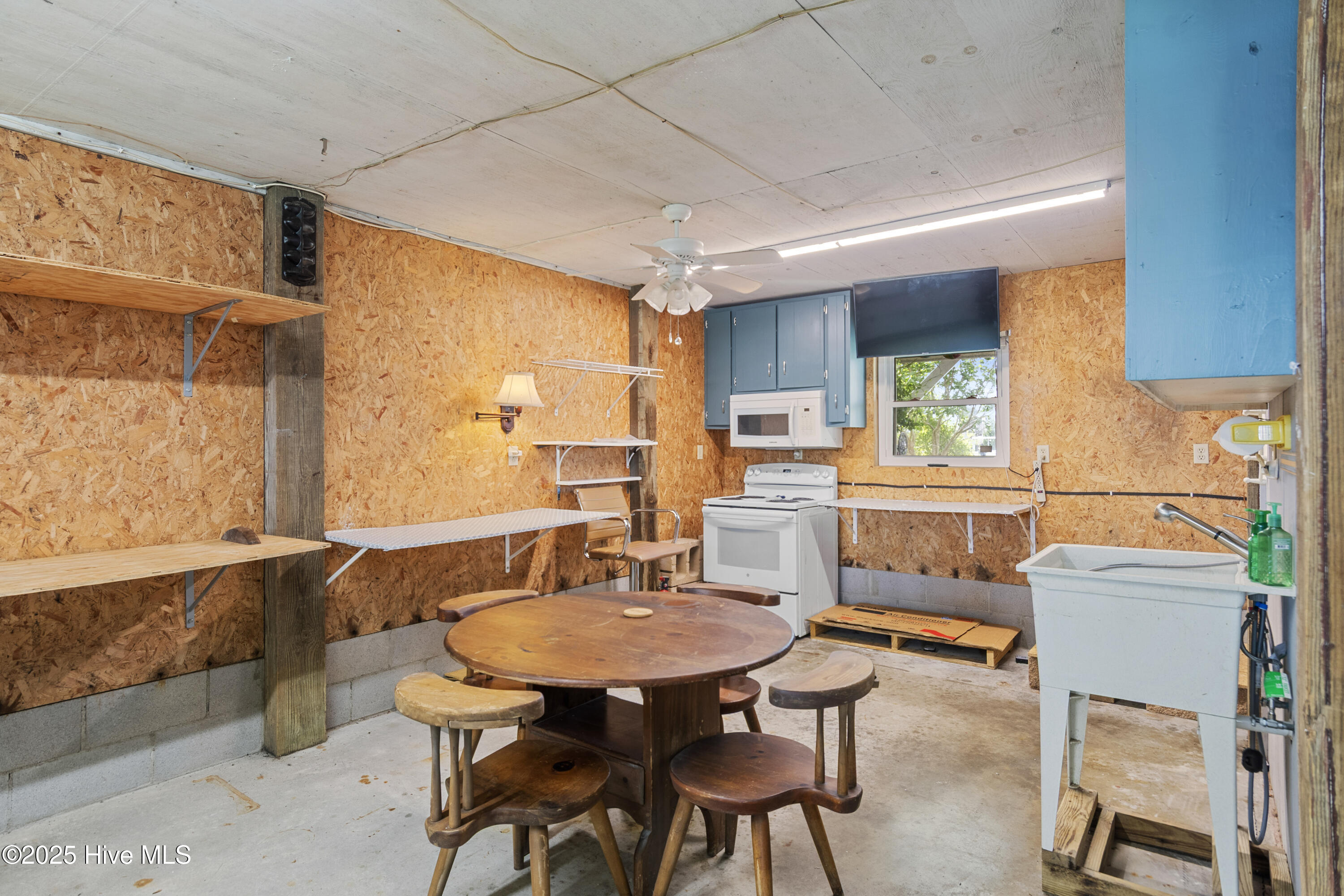 112 Dolphin Bay Estates Cedar Point, NC 28584 - Photo 43 of 63 112DolphinBay-7-2-25-046