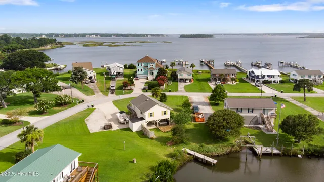 $635,000 | 112 Dolphin Bay Estates, Cedar Point, NC 28584