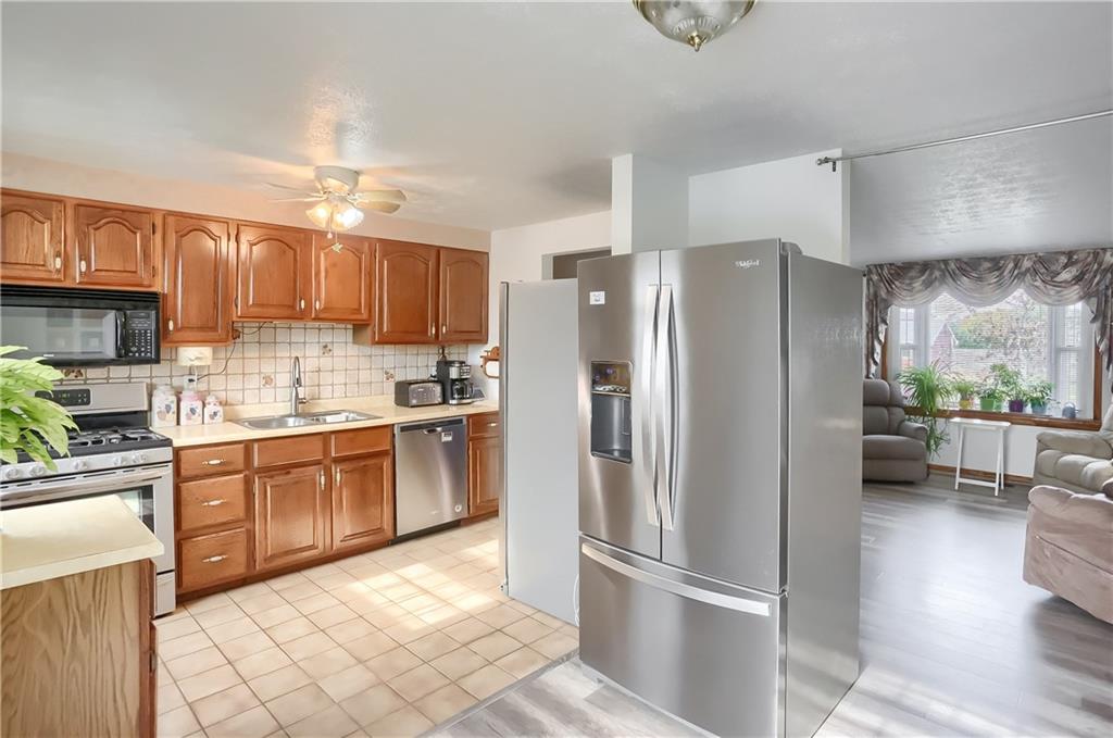4515 Dawn Road Gibsonia, PA 15044 - Photo 6 of 25 Gallery Image 6