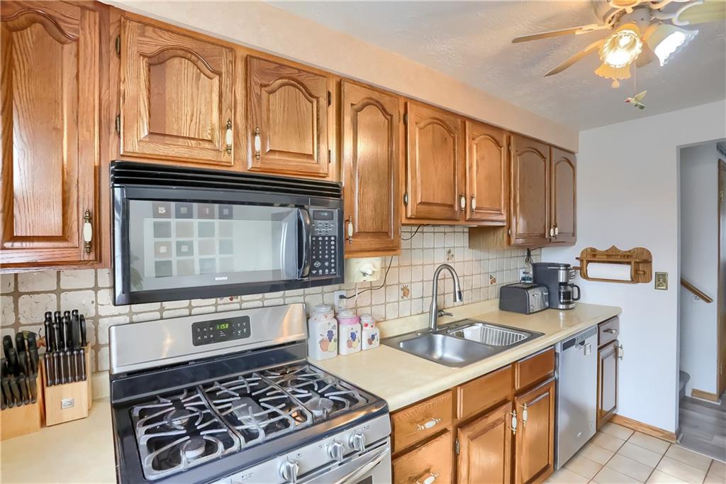 4515 Dawn Road Gibsonia, PA 15044 - Photo 8 of 25 Gallery Image 8