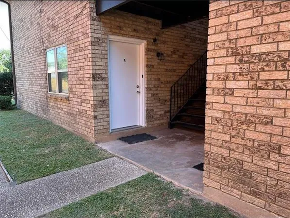 $1,595 | 4425 Yale Street, Unit B, Metairie, LA 70006