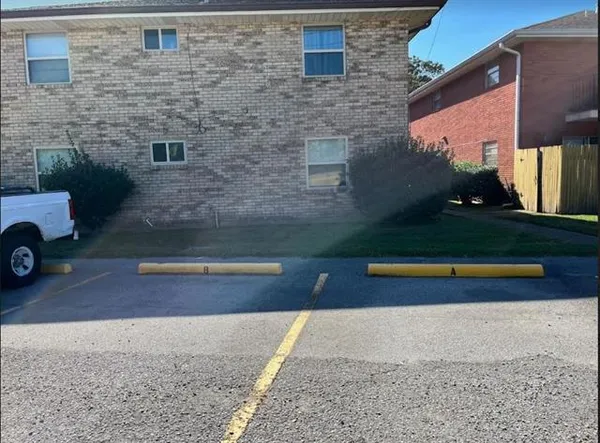 $1,595 | 4425 Yale Street, Unit B, Metairie, LA 70006