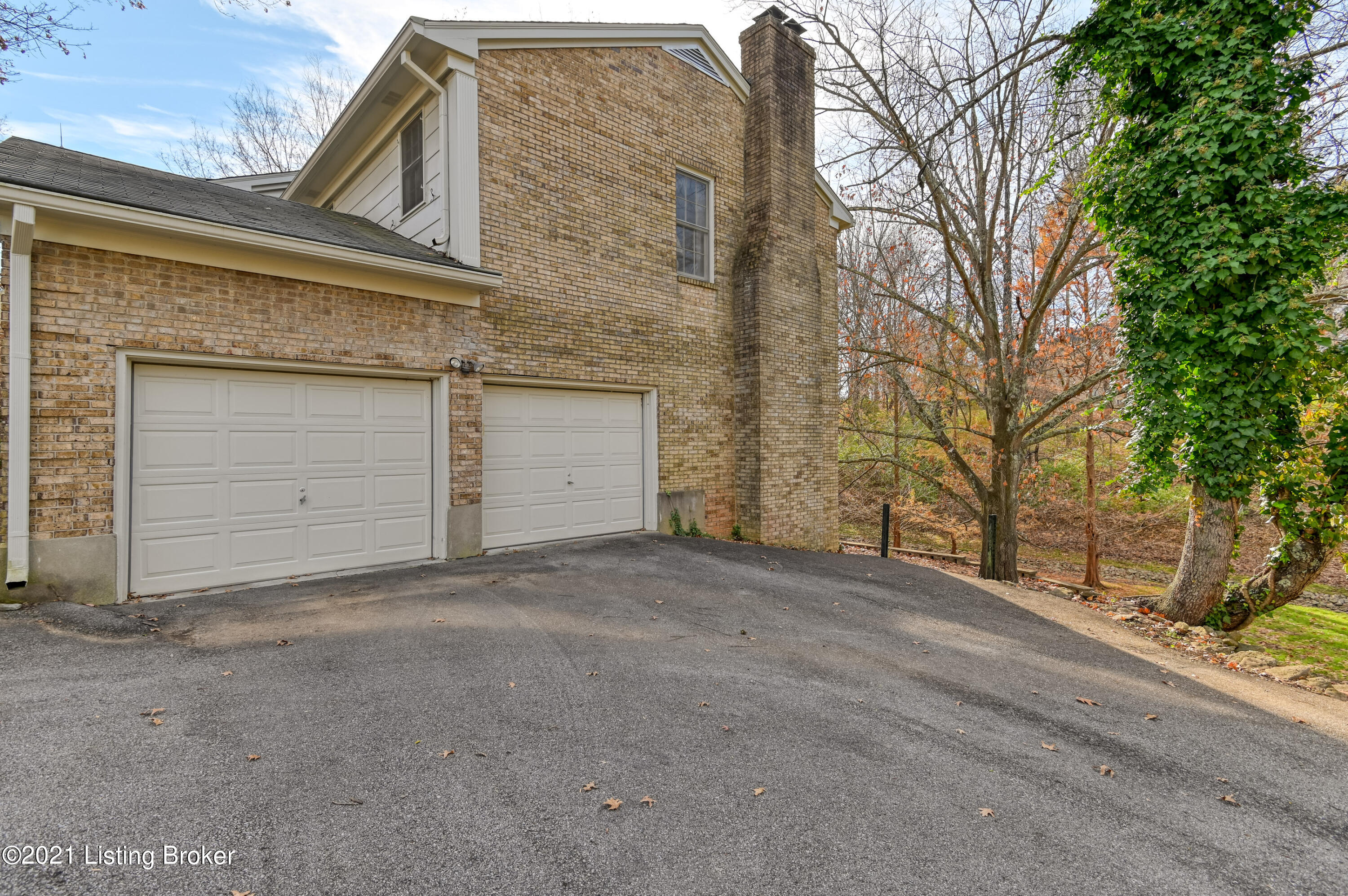 6708 Foxcroft Road Prospect, KY 40059 - Photo 39 of 47 062 - 20211130 3772