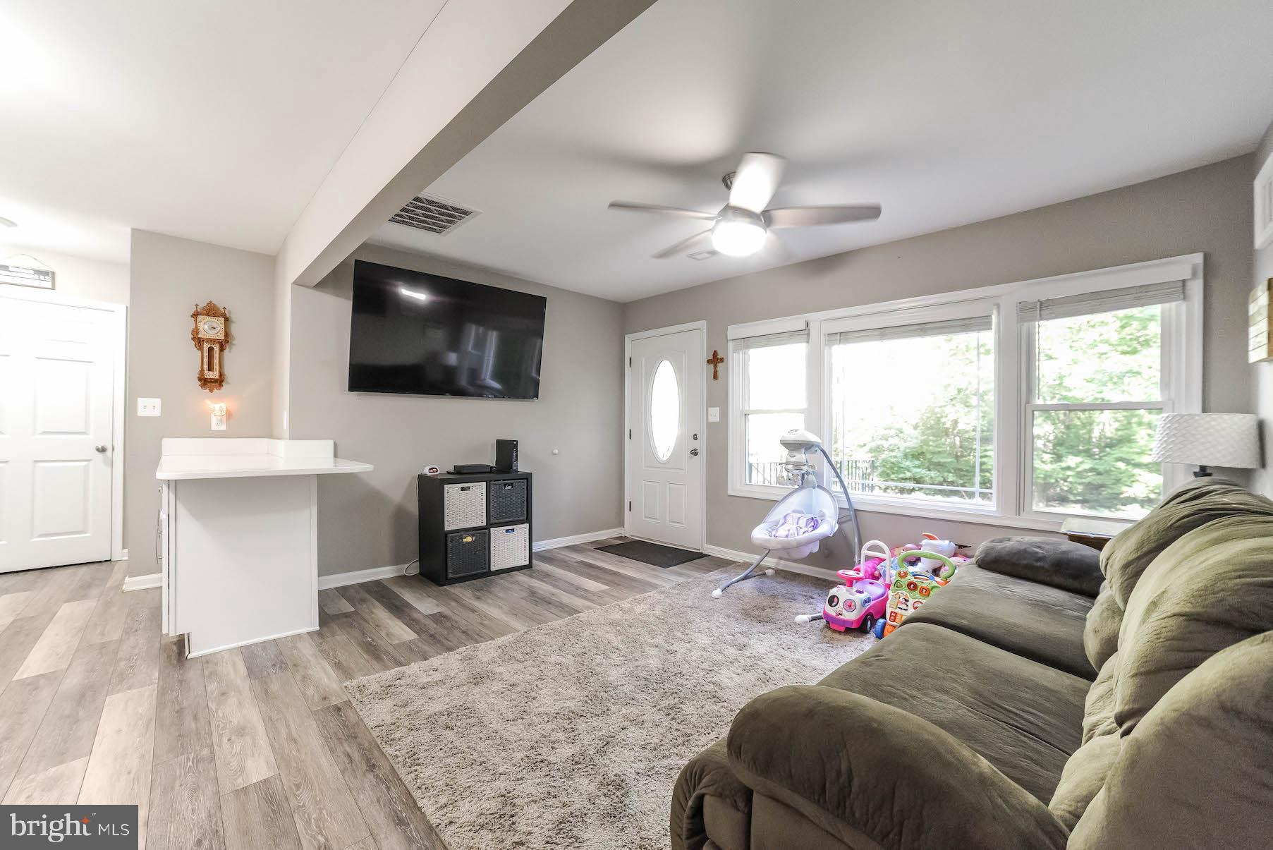 327 Maverick Road Lusby, MD 20657 - Photo 5 of 37