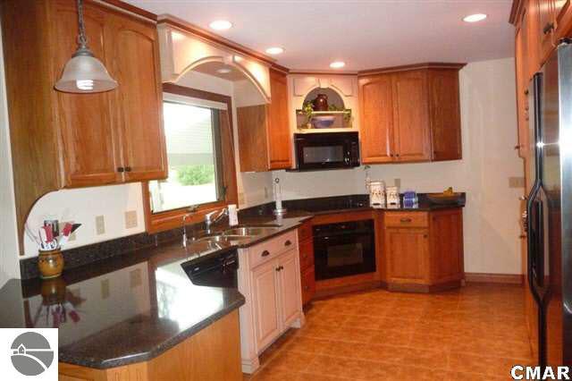 7647 South Shepherd Road Shepherd, MI 48883 - Photo 5 of 24 1773801-4.JPG