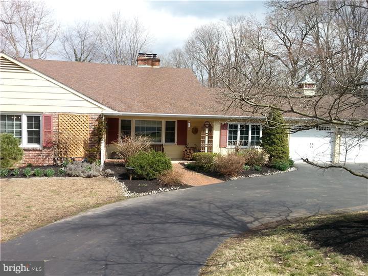 691 Mount View Road Berwyn, PA 19312 - Photo 1 of 15 Exterior Front