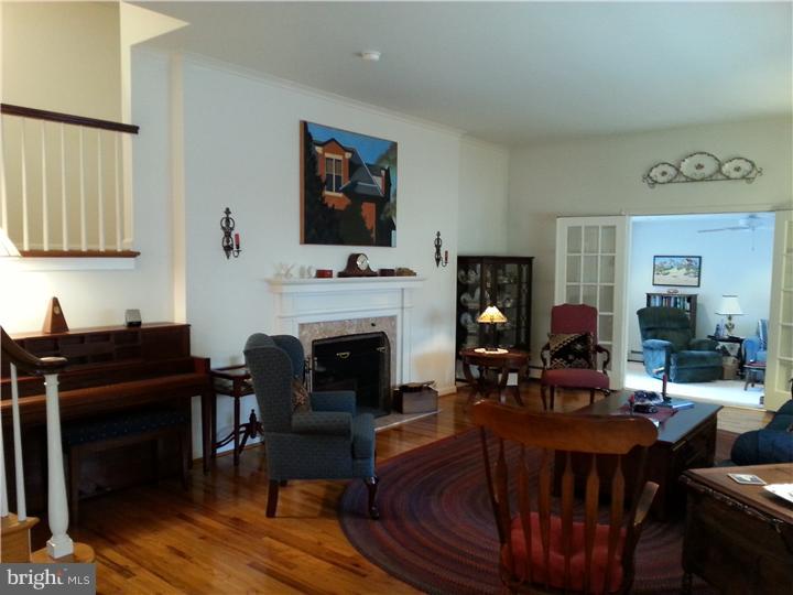 691 Mount View Road Berwyn, PA 19312 - Photo 2 of 15 Living Room
