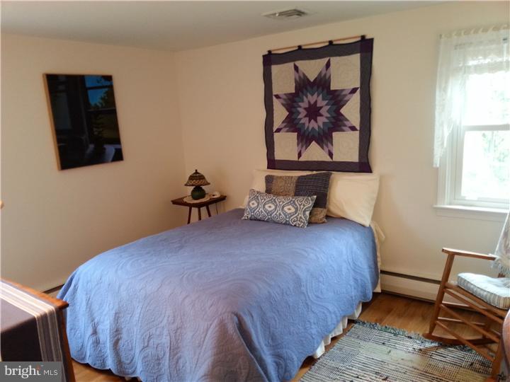 691 Mount View Road Berwyn, PA 19312 - Photo 10 of 15 Bedroom 3