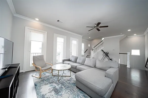 $2,850 | 2011 Royal Landing Drive, Houston, TX 77045
