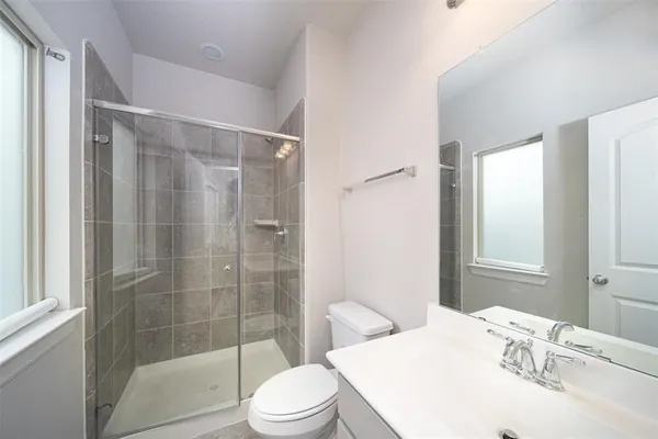 $2,850 | 2011 Royal Landing Drive, Houston, TX 77045