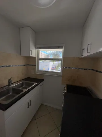 $1,395 | 111 North L Street, Unit 6, Lake Worth Beach, FL 33460