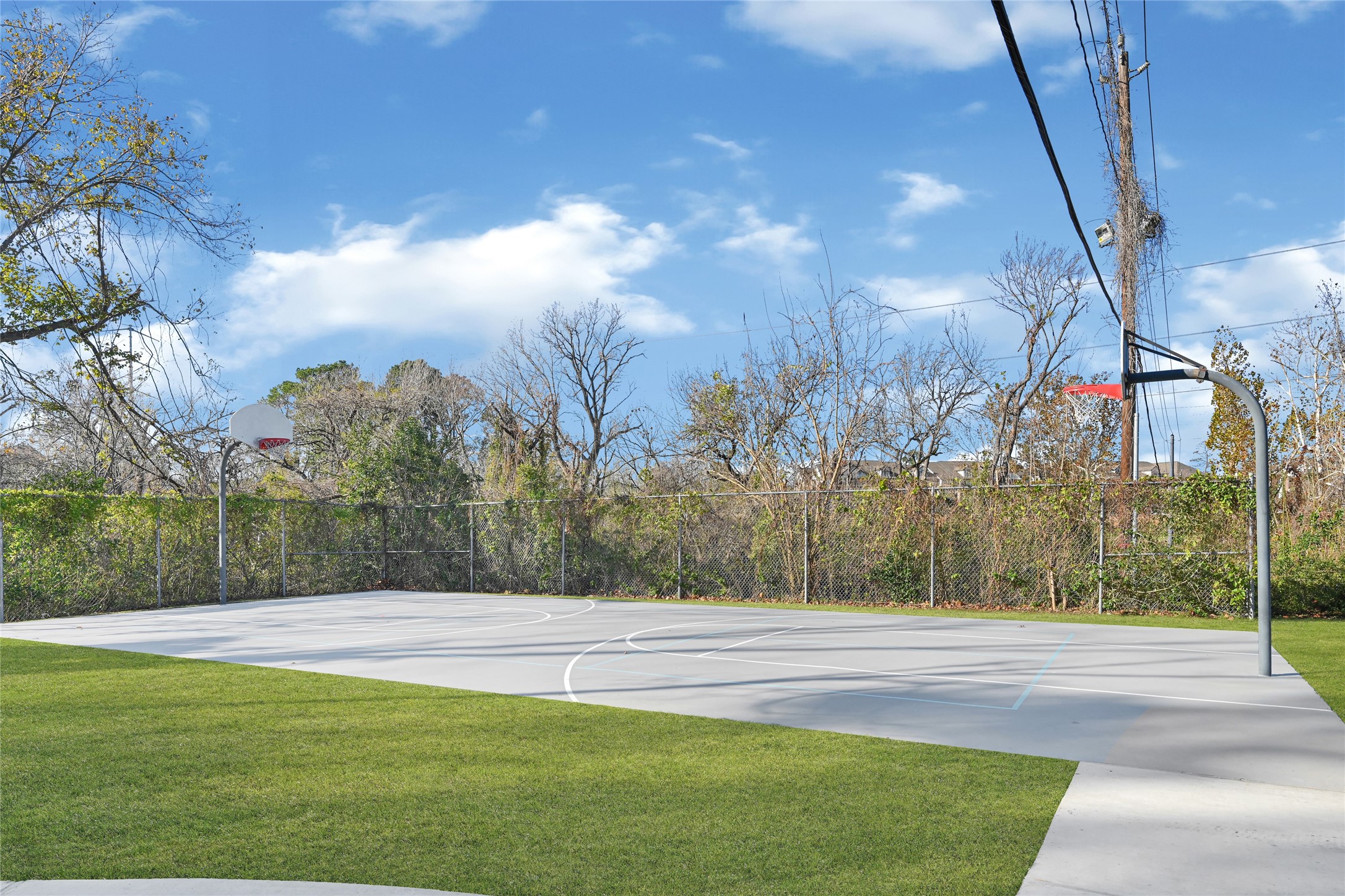1750 West 23rd Street Houston, TX 77008 - Photo 34 of 39 Park across the street
