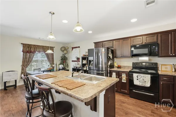 $285,500 | 300 White Willow Court, Springfield, GA 31329