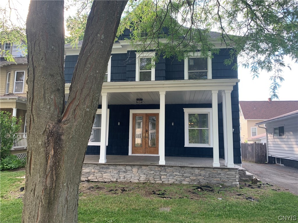 Welcome to 2017 James St.