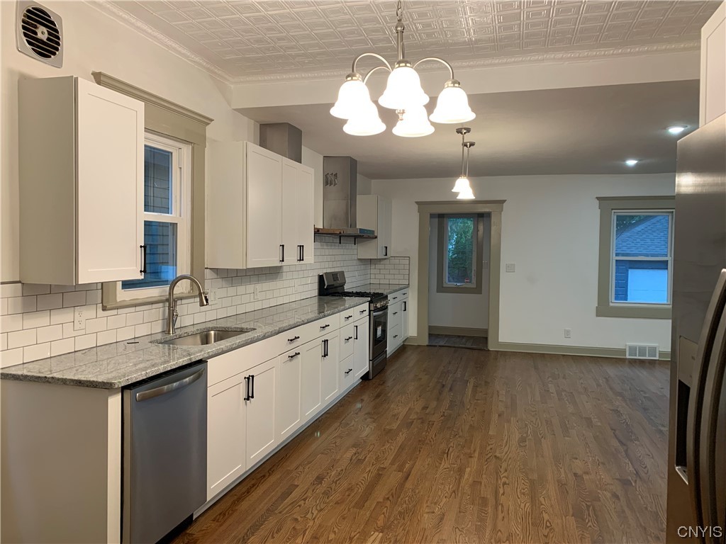2017 James Street Syracuse, NY 13206 - Photo 6 of 29 View of Kitchen as you enter from Foyer