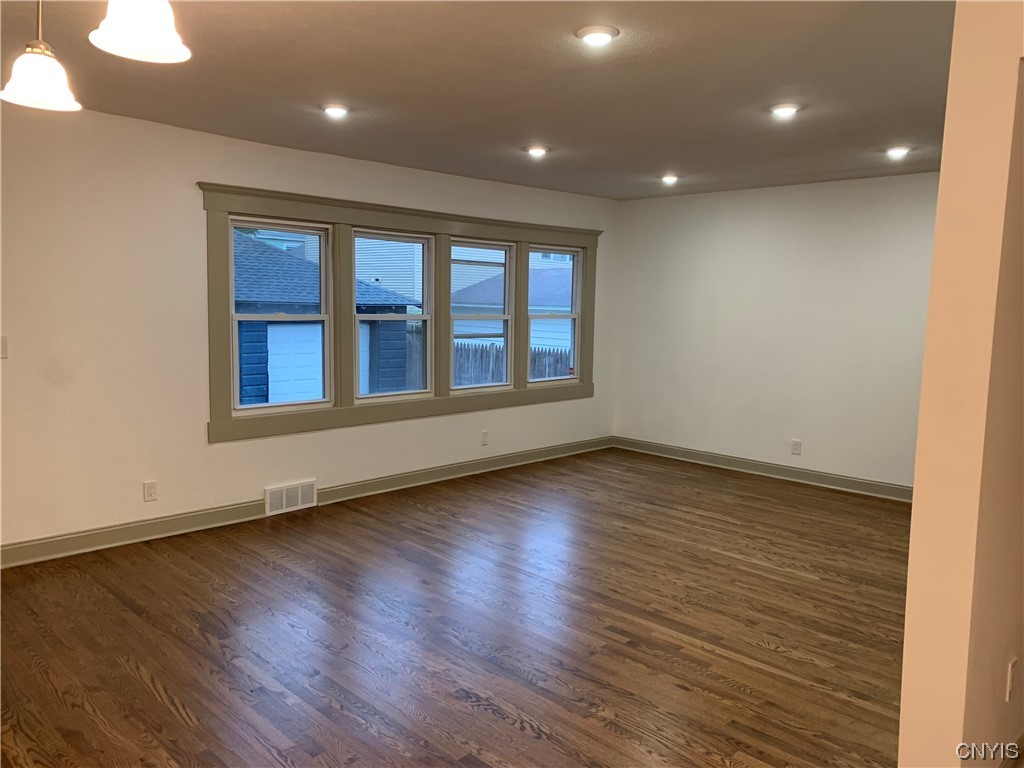 2017 James Street Syracuse, NY 13206 - Photo 10 of 29 Family room