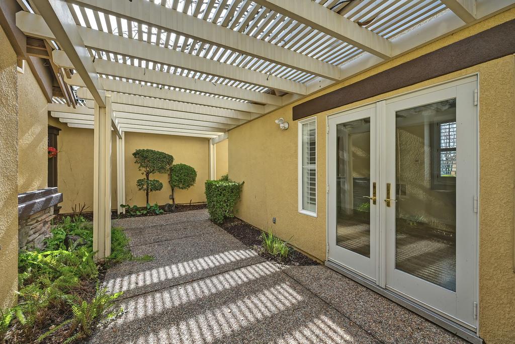 6014 Timberlodge Lane Roseville, CA 95747 - Photo 38 of 63 a view of a porch