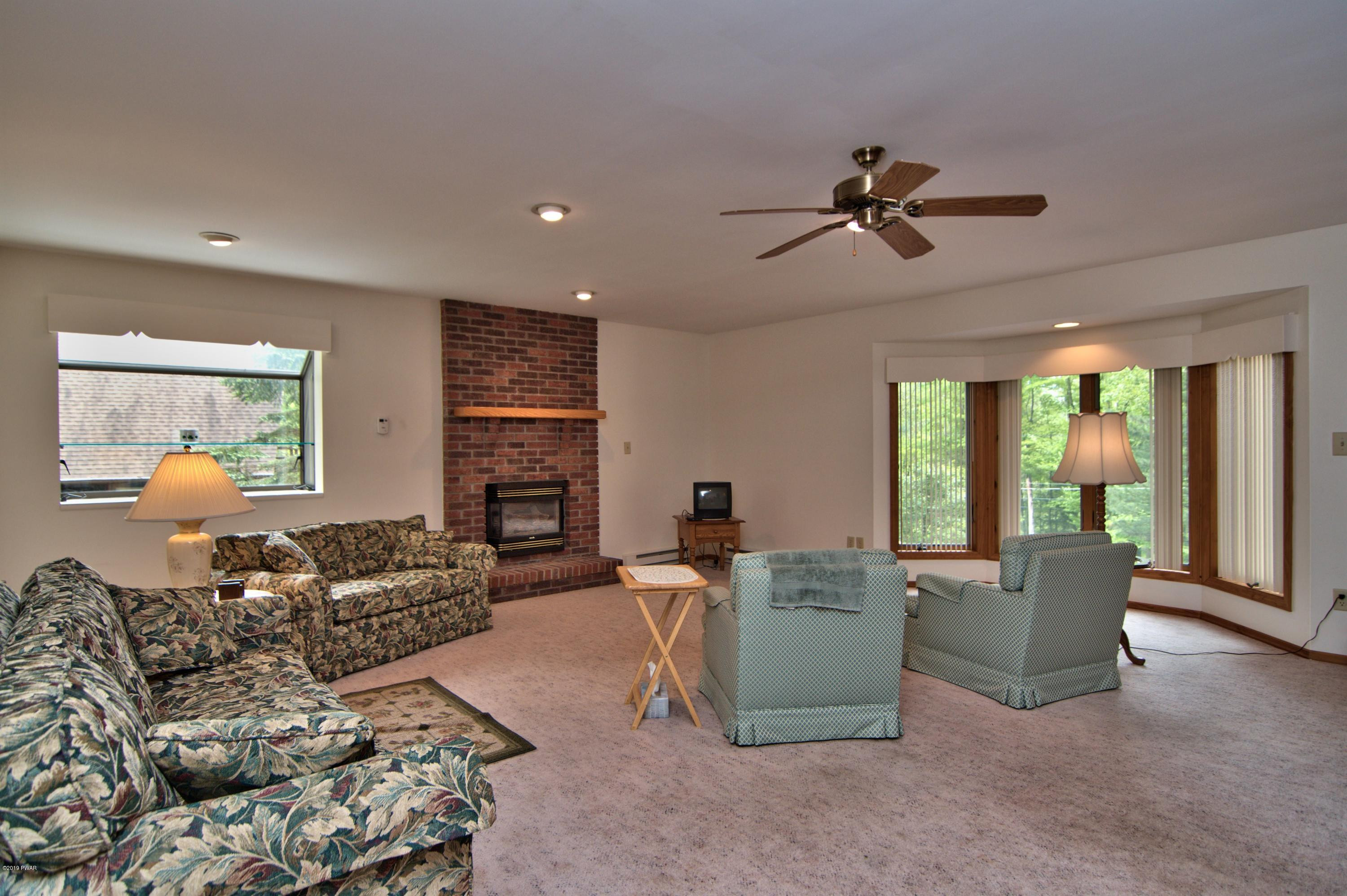 237 Ridgewood Circle Lake Ariel, PA 18436 - Photo 7 of 22 9-Photo