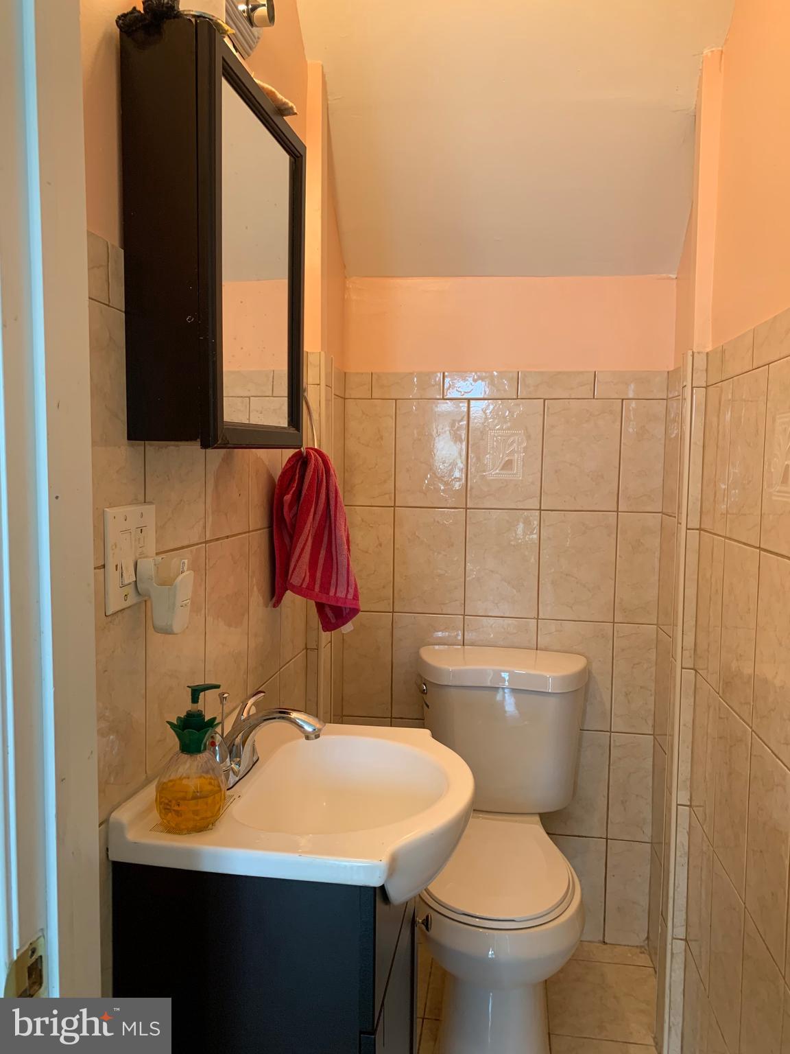 417 Broadview Road Upper Darby, PA 19082 - Photo 18 of 36