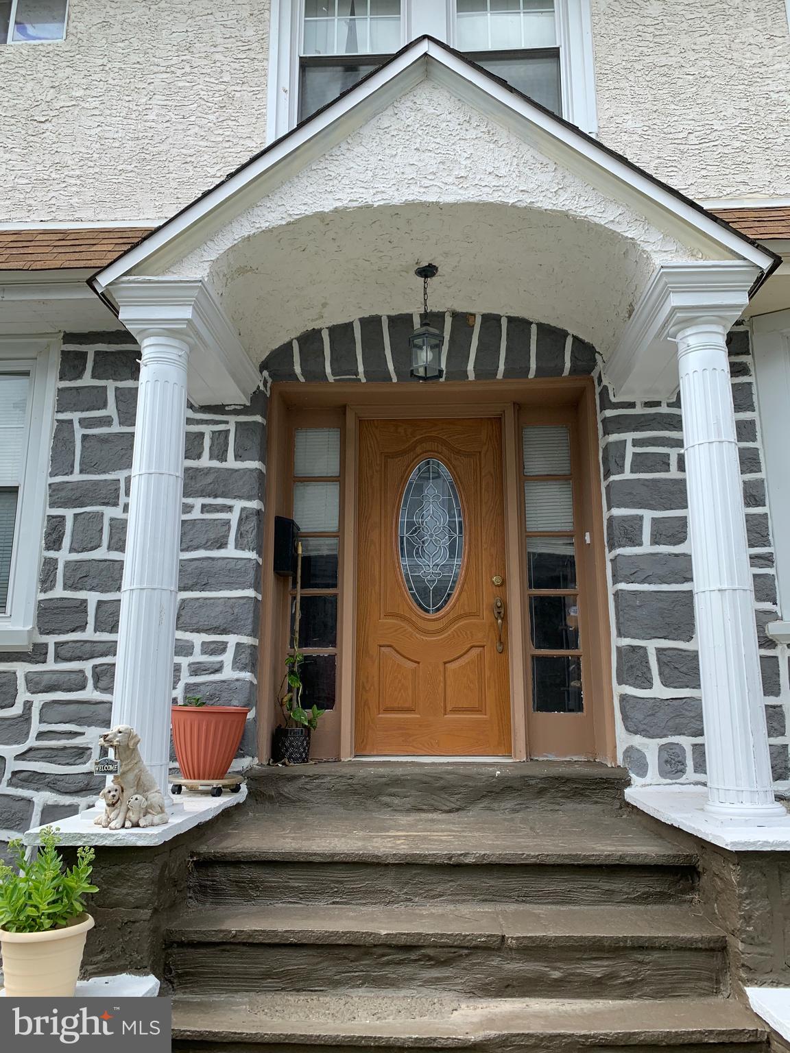 417 Broadview Road Upper Darby, PA 19082 - Photo 3 of 36