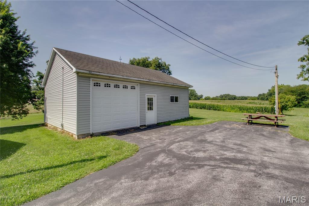 18907 Grange Hall Road Brighton, IL 62012 - Photo 40 of 47