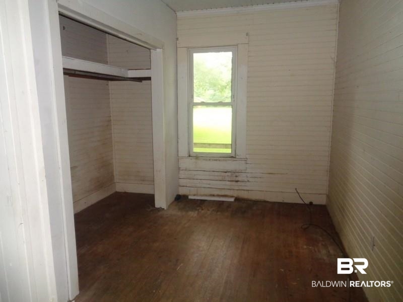 102 Hart Street Brewton, AL 36426 - Photo 15 of 19 Breakfast area