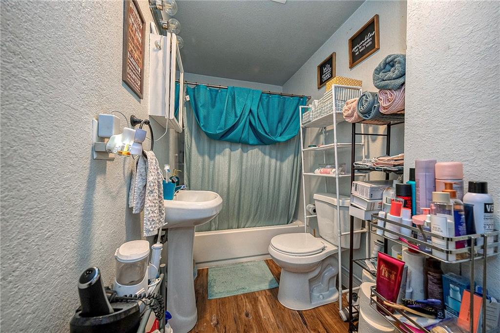 249 Washington Road, Unit 1 & 2 Waynesburg, PA 15370 - Photo 14 of 22 Unit 1 bathroom