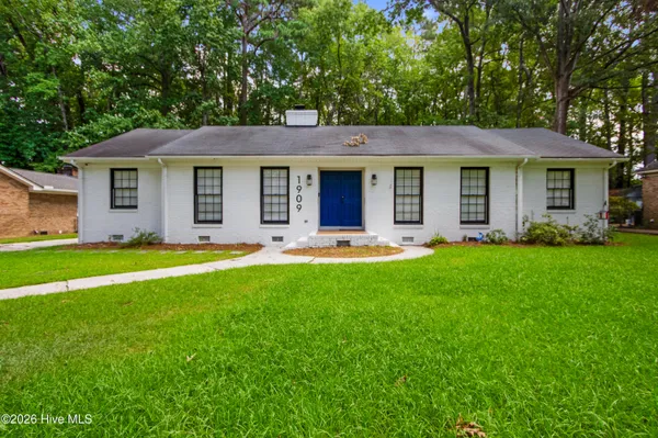 $2,400 | 1909 Fairview Way, Greenville, NC 27858