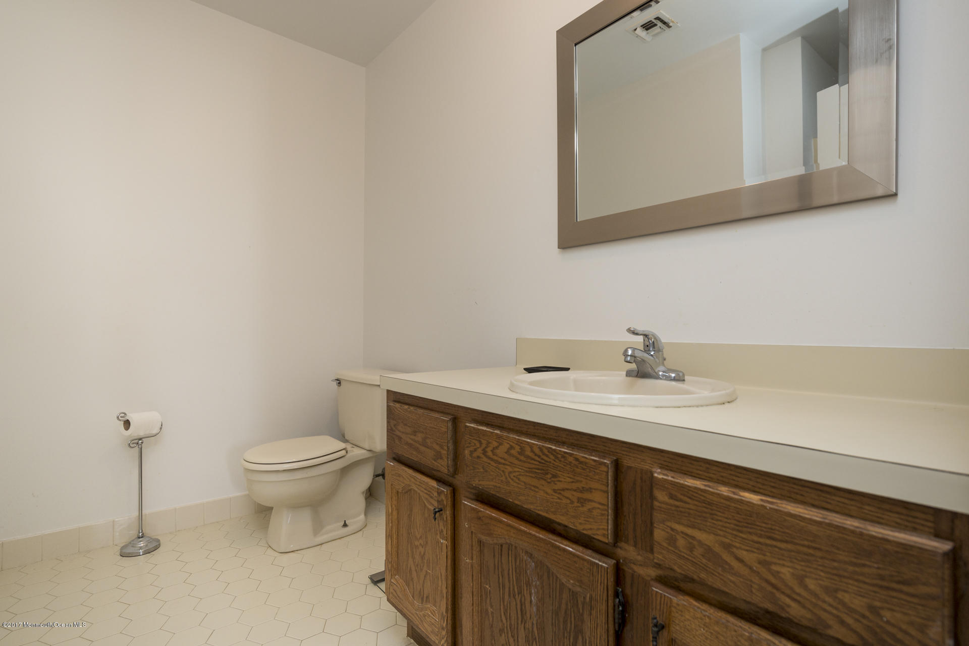 36 Brady Road Shrewsbury, NJ 07702 - Photo 25 of 39 25_Bathroom