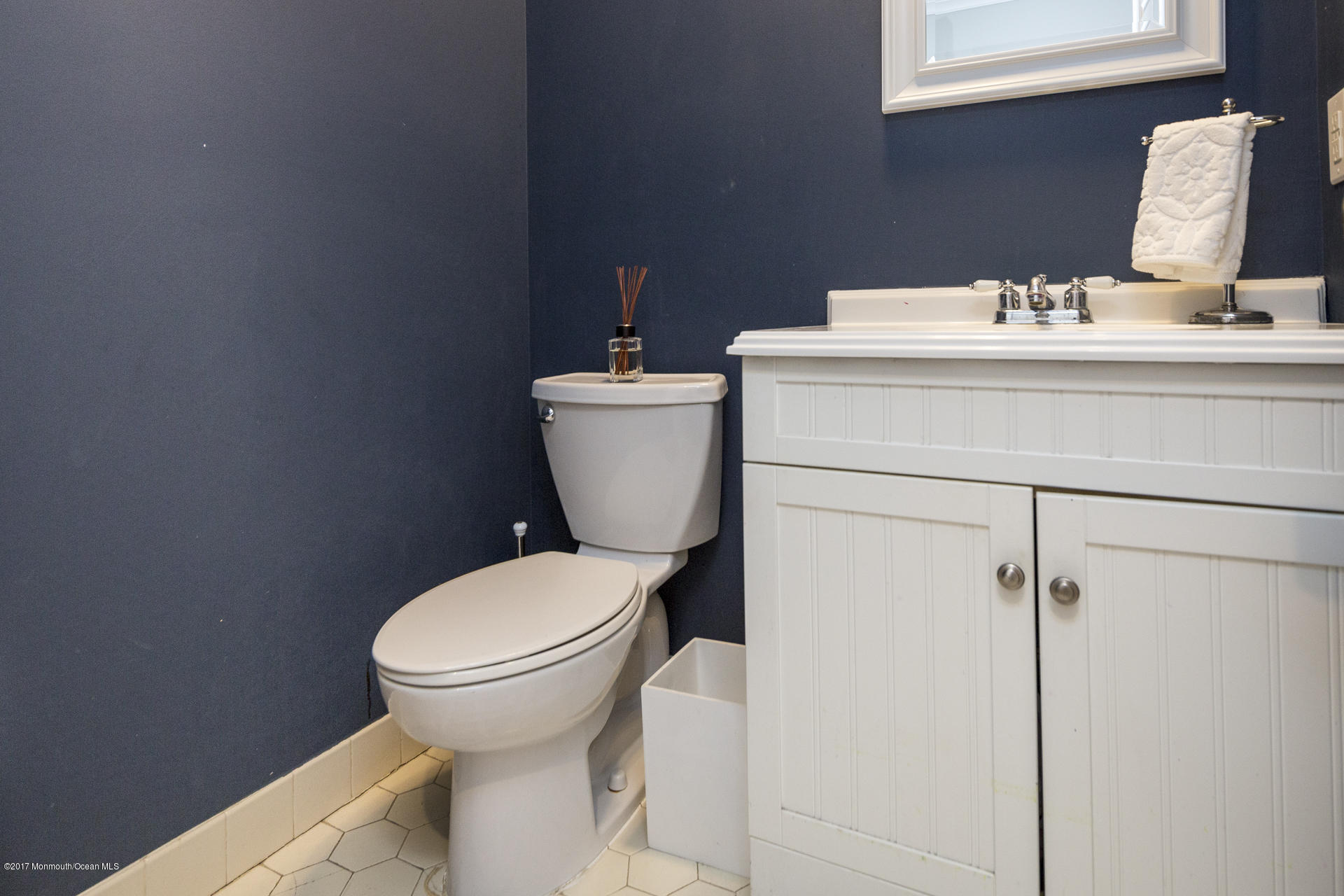 36 Brady Road Shrewsbury, NJ 07702 - Photo 8 of 39 08_Powder Room