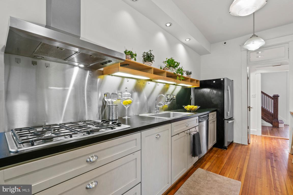 1709 Lanier Place Northwest Washington, DC 20009 - Photo 12 of 47