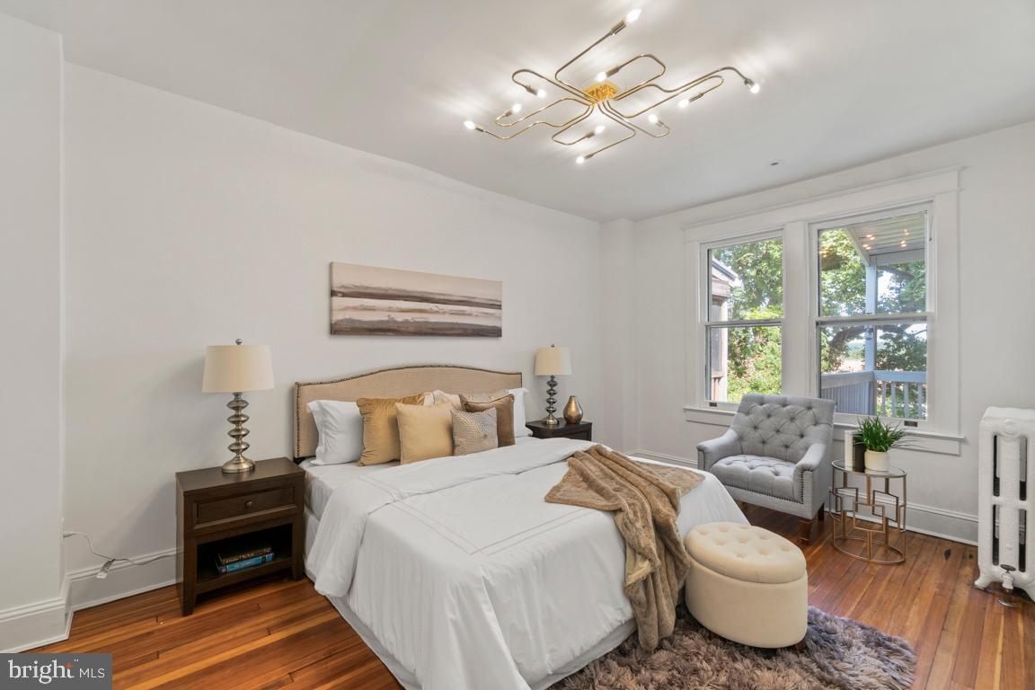 1709 Lanier Place Northwest Washington, DC 20009 - Photo 26 of 47 Primary bedroom