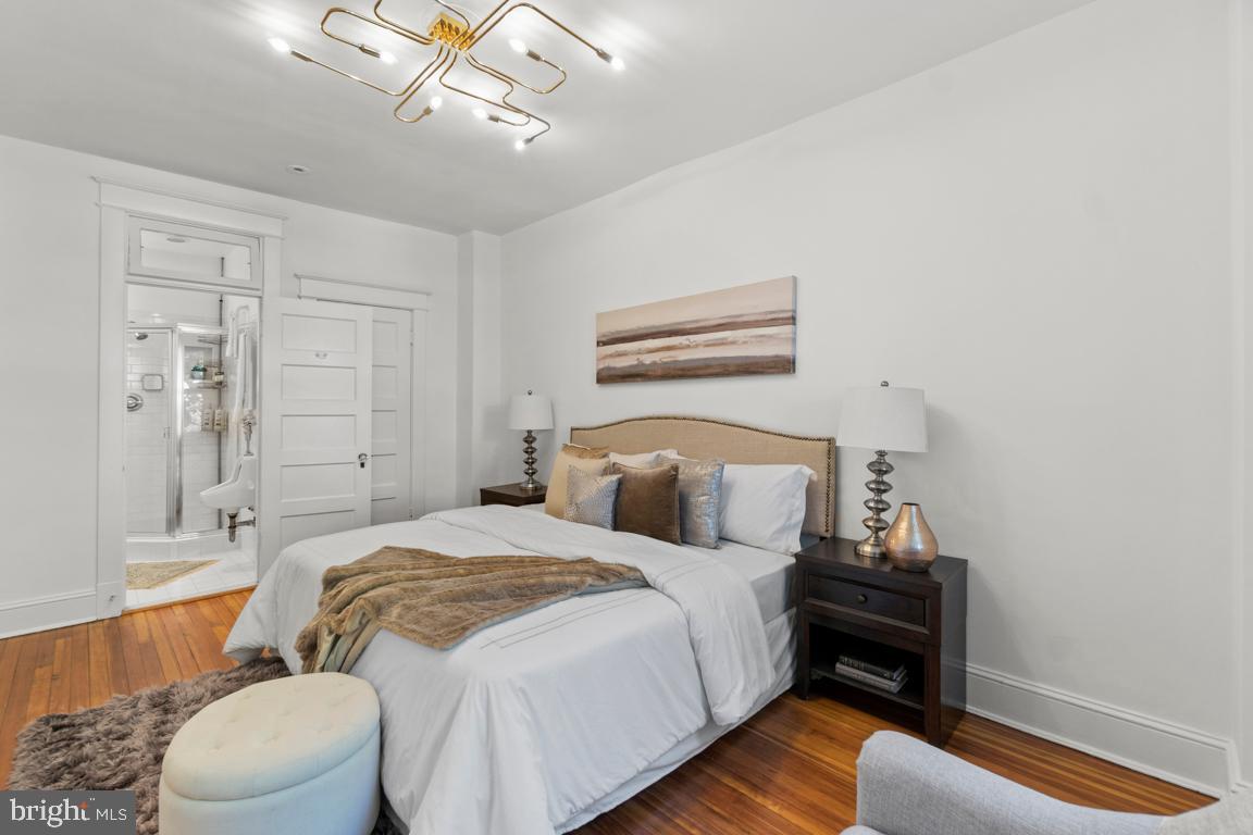 1709 Lanier Place Northwest Washington, DC 20009 - Photo 27 of 47 Primary bedroom