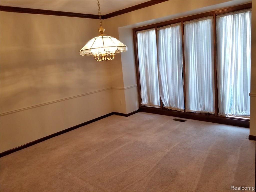 3120 Burlington Drive Rochester, MI 48306 - Photo 15 of 47