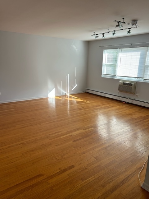 711 Austin Street, Unit 303 Evanston, IL 60202 - Photo 4 of 12