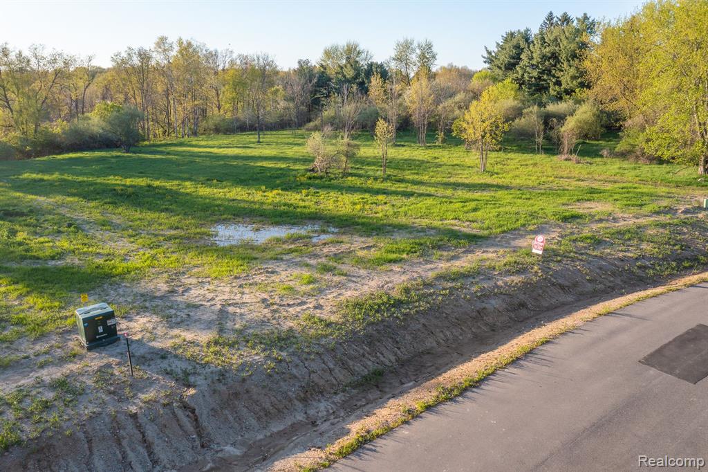 4030 Metamora Ridge Road Oxford, MI 48371 - Photo 4 of 47