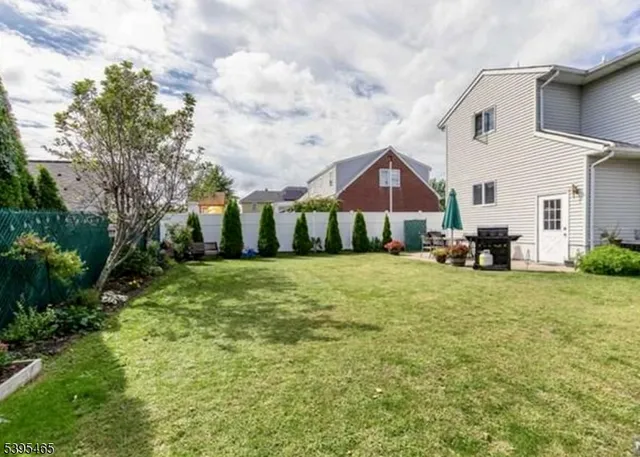 a front view of house with yard