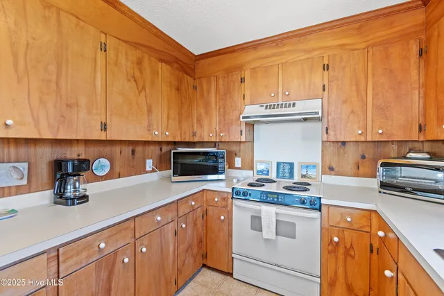 $1,225,000 | 1097 Ocean Boulevard West, Holden Beach, NC 28462