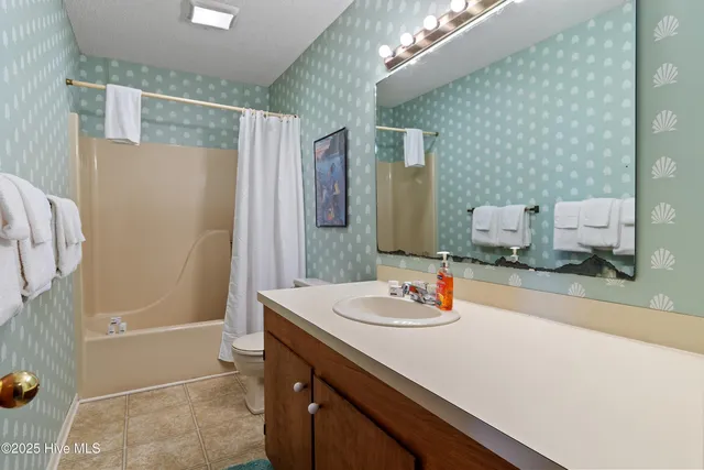 $1,225,000 | 1097 Ocean Boulevard West, Holden Beach, NC 28462