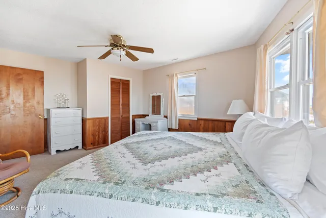 $1,225,000 | 1097 Ocean Boulevard West, Holden Beach, NC 28462