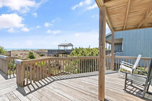 $1,225,000 | 1097 Ocean Boulevard West, Holden Beach, NC 28462