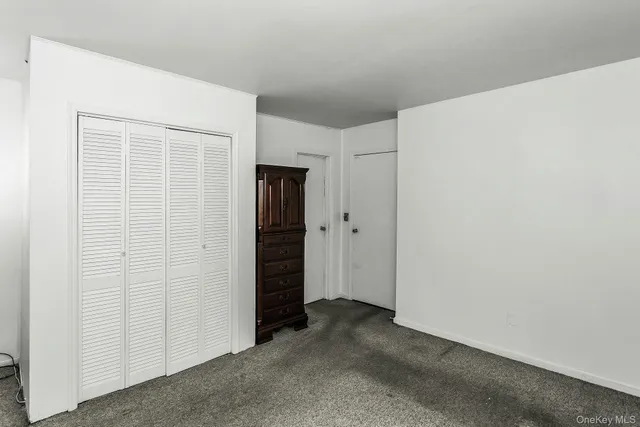 $799,000 | 562 Arcadian Avenue, Valley Stream, NY 11580