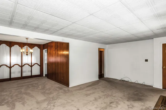 $799,000 | 562 Arcadian Avenue, Valley Stream, NY 11580