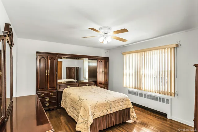 $799,000 | 562 Arcadian Avenue, Valley Stream, NY 11580