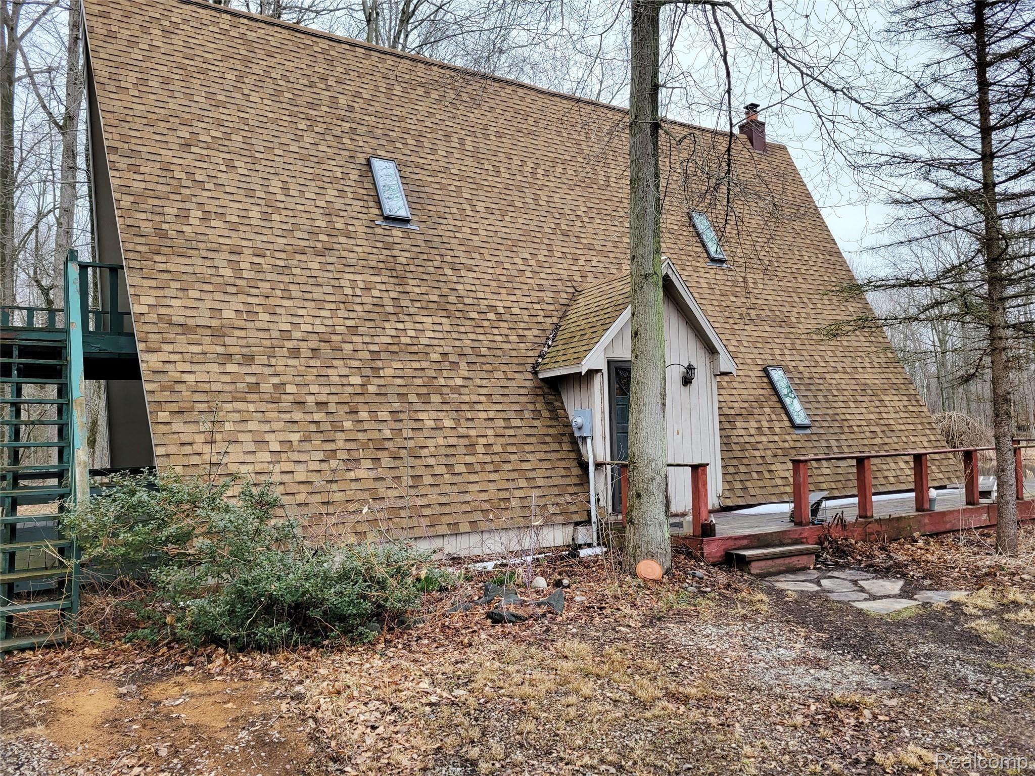219 Dockham Road Columbiaville, MI 48421 - Photo 10 of 41 20220330_140802.jpg